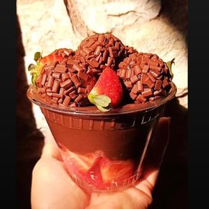 imagem do produto Brigadeiro de Colher com Morangos