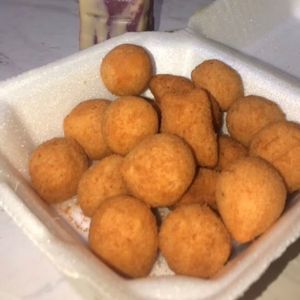 imagem do produto Porções de mini salgados sortidos 🥟