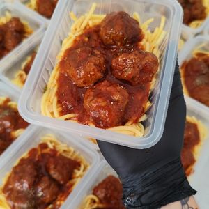 imagem do produto Almôndegas de carne ao molho de tomate caseiro com espaguete