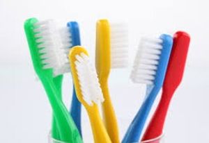 imagem do produto ESCOVA DE DENTE 1 UNIDADE