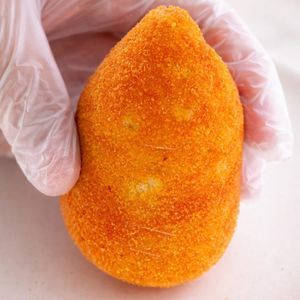 imagem do produto Coxinha de frango com requeijão