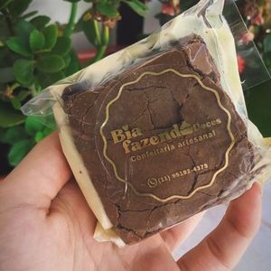 imagem do produto Sanduiche de brownie recheado com Ninho