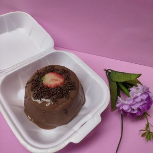 imagem do produto Vulcão de chocolate com morango 🍓