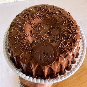 imagem do produto Bolo Vulcão Chocolate serve 12 fatias