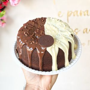 imagem do produto Bolo Vulcão Chocolate c/ recheio DUO (serve 12 fatias)