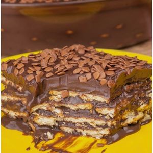 imagem do produto Pavê de chocolate meio amargo com biscoito champagne (Serve de 6 a 8 Pessoas)