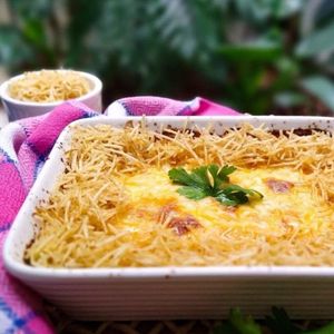 imagem do produto Fricassê de Frango (Serve 6-8 pessoas)