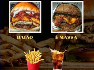 imagem do produto Combo - 1 Baião, 1 É Massa, 2 batatas fritas e 1 coca cola litro.