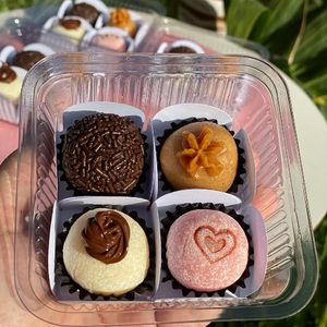 imagem do produto Caixinha com 4 brigadeiros sortidos