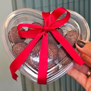 imagem do produto Caixa 10 brigadeiros gourmet 