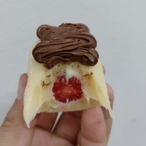 imagem do produto Coxinha de Morango com Ninho e Nutella