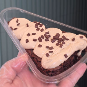 imagem do produto Fatia de brownie Kinder Bueno white