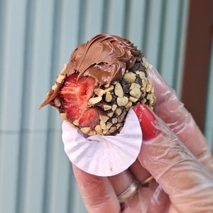 imagem do produto Coxinha de Morango com Ferrero Rocher 