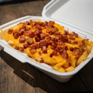 imagem do produto Fritas M c/ Cheddar e Bacon 🥓 