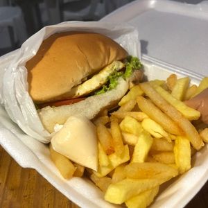 imagem do produto Combo de Hambúrguer Com Batata Frita 🍔