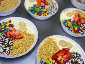 imagem do produto Combo trio 3 açaí de 300ml + 5 acompanhamentos grátis.