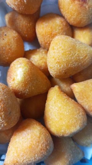 imagem do produto Coxinha de frango P ( 10 uns )