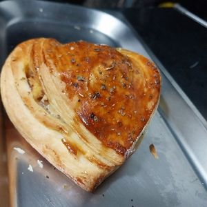 imagem do produto folheado de frango c/carne de sol
