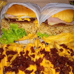 imagem do produto Combo casal + coca 600 ml 