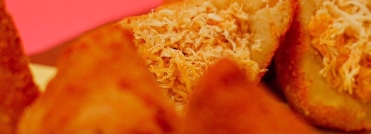 Surreal Doces e Salgados logo