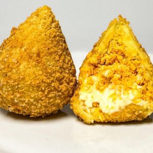 imagem do produto COXINHA DE FRANGO COM CREAM CHEESE 