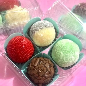 imagem do produto Caixinha de Brigadeiros Gourmet