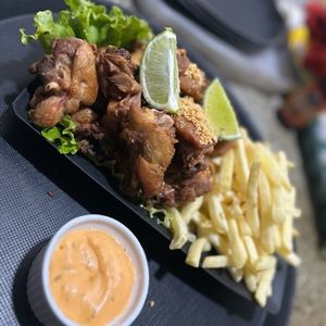 imagem do produto Frango a passarinho - fritas molho 