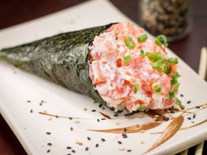 imagem do produto Temaki Salmão, cream cheese e cebolinha