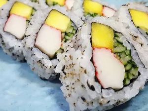 imagem do produto Uramaki Californial Especial Roll