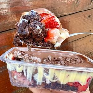 imagem do produto Escondidinho brownie com Morango 