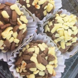 imagem do produto 4 BRIGADEIROS