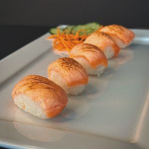 imagem do produto Niguiri salmão maçaricado 