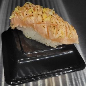 imagem do produto Niguiri Salmão Maçaricado