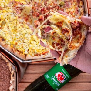 imagem do produto 1 Gigante + 1 Broto doce + 1 Refrigerante 2L