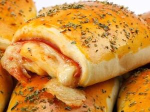 imagem do produto 1  uni  Enrolado Presunto Queijo tomate e requeijão