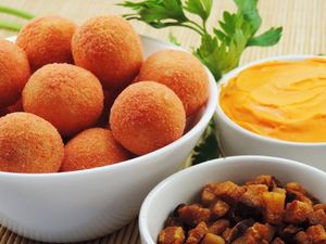 imagem do produto 25 bolinhas de cheddar e bacon 15gr