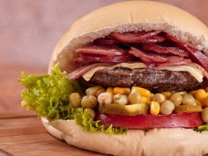 imagem do produto X - Calabresa Burger