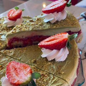 imagem do produto Torta pistache com geleia de morango