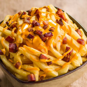 imagem do produto Batata ( batata frita com cheddar cremoso e bacon crocante .