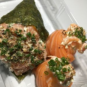 imagem do produto TEMAKI SALMÃO + 2 JOY 