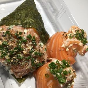 imagem do produto TEMAKI SALMÃO + 2 JOY