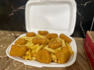 imagem do produto Batata frita com nuggets (G)