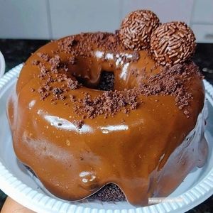 imagem do produto Bolo de chocolate com Brigadeiro trufado 