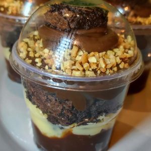 imagem do produto Copo da Felicidade - Ninho, Brownie, brigadeiro Trufado com amendoim ou raspas de chocolate