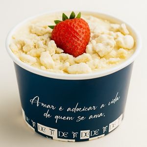 imagem do produto Bolo de pote ninho c/ morango e suspiro