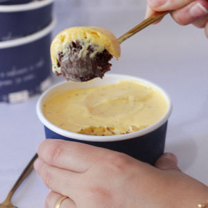 imagem do produto Bolo Mousse de Maracujá c/ Brigadeiro