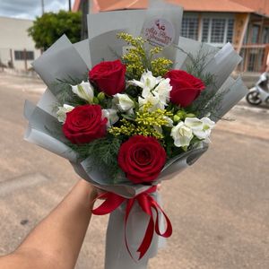 imagem do produto Buquê de 04 rosas