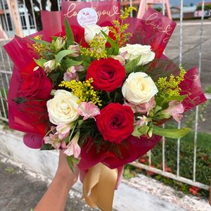 imagem do produto Buquê de 06 rosas