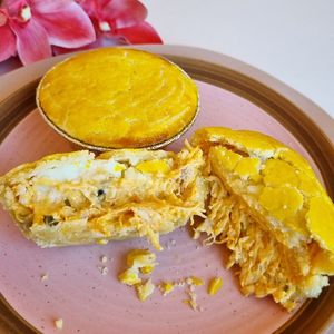 imagem do produto EMPADINHA DE FRANGO COM REQUEIJÃO