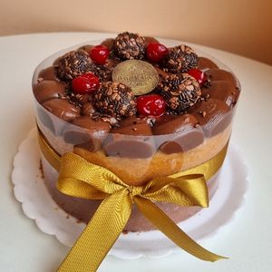 imagem do produto BOLO NINHO COM BRIGADEIRO 15/20 pessoas